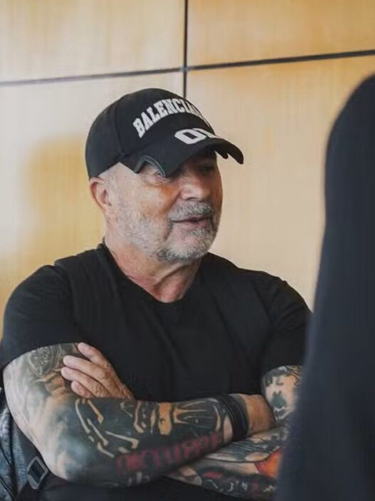 Volta de Sampaoli divide torcida do Atlético