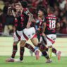 Pedro e Varela marcam, Flamengo vence e abre vantagem na Libertadores