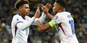 França vence Ucrania com gol de Mbappé