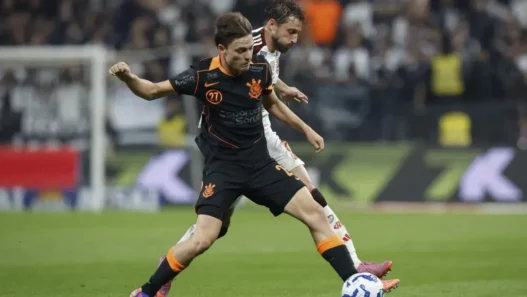 Atuação de joia corintiana contra o Flamengo desperta interesse da torcida rubro-negra