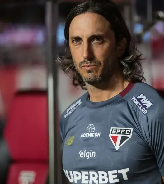 Fluminense acerta detalhes para contratar o técnico argentino Luis Zubeldía