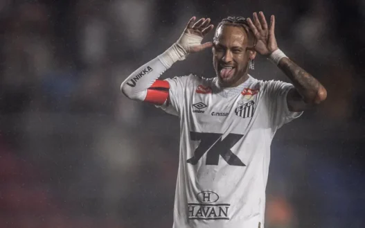 Neymar vira dúvida para o clássico entre Santos e São Paulo na Vila Belmiro