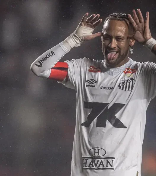 Neymar vira dúvida para o clássico entre Santos e São Paulo na Vila Belmiro