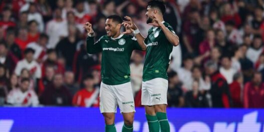 Palmeiras vence River Plate em jogo tenso até o final