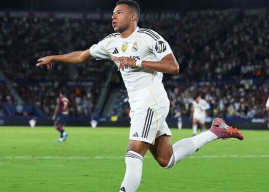 Real Madrid atropela Kairat com três gols de Mbappé