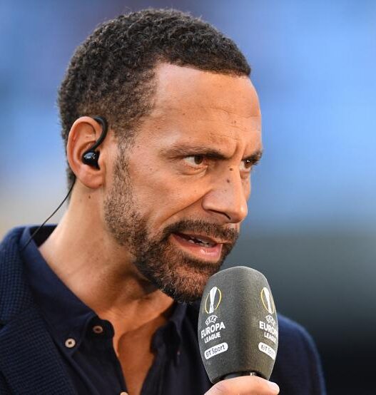 Rio Ferdinand critica duramente o Manchester United após goleada no clássico