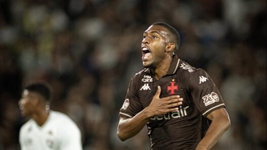 Rayan brilha, Vasco bate o Fluminense com direito a olé e sobe na tabela