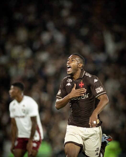 Rayan brilha, Vasco bate o Fluminense com direito a olé e sobe na tabela