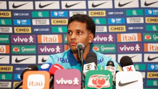 Rodrygo volta à Seleção e celebra reencontro com Ancelotti: “Foi um longo tempo longe, mas agora estou bem”