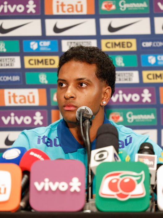 Rodrygo volta à Seleção e celebra reencontro com Ancelotti: “Foi um longo tempo longe, mas agora estou bem”