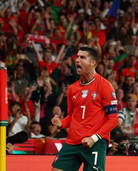 Cristiano Ronaldo atinge mais uma marca na carreira e defendendo Portugal