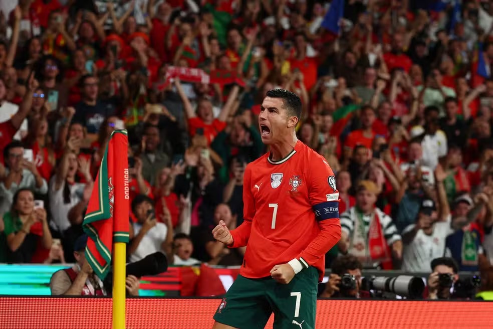 Cristiano Ronaldo atinge mais uma marca na carreira e defendendo Portugal