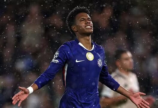 Chelsea detona o Ajax com direito a gol de Estêvão