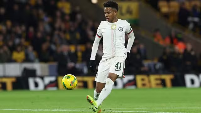 Chelsea, Arsenal e City avançam na Copa, Liverpool decepciona