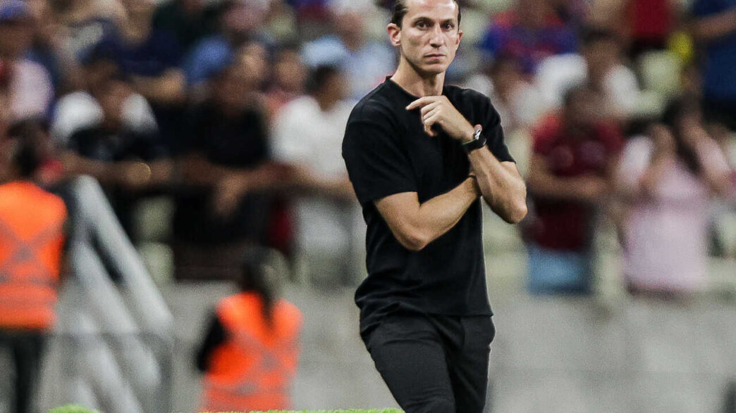 Cruzeiro busca Filipe Luís, mas agente do técnico afirma que ele pensa somente na Europa