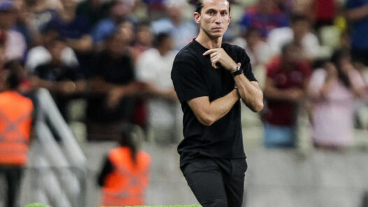 Flamengo soma dúvidas para jogo contra o Racing