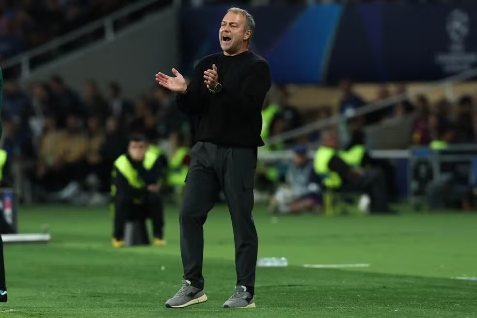 Henry crítica tática do técnico do Barcelona em derrota para PSG