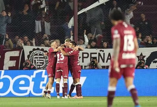 Lanús despacha a LAU e fará final com o Atlético