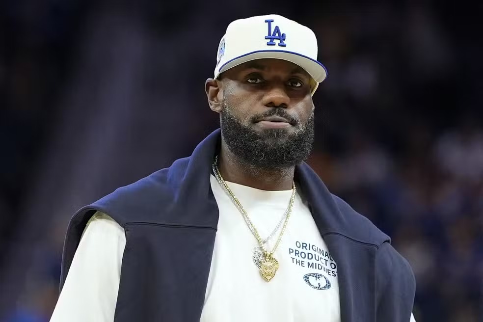 Site critica LeBron por repercussão de anuncio: "Foi a coisa mais cafona que ele já fez na carreira"