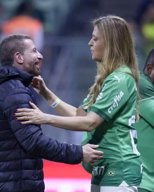 Vasco muda termos em parceria com a Crefisa