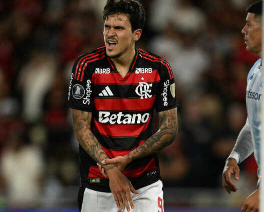 Pedro sofre fratura e pode ficar ausente do Flamengo