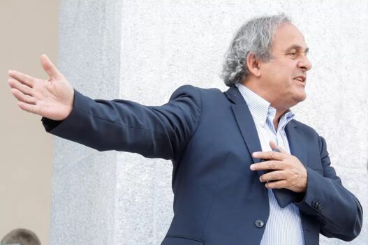 Platini lamenta craques que não atuam mais na Europa