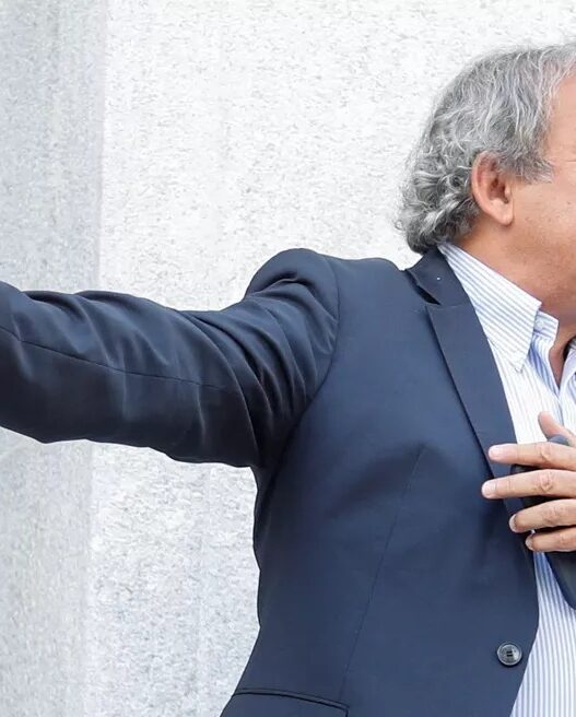 Platini lamenta craques que não atuam mais na Europa