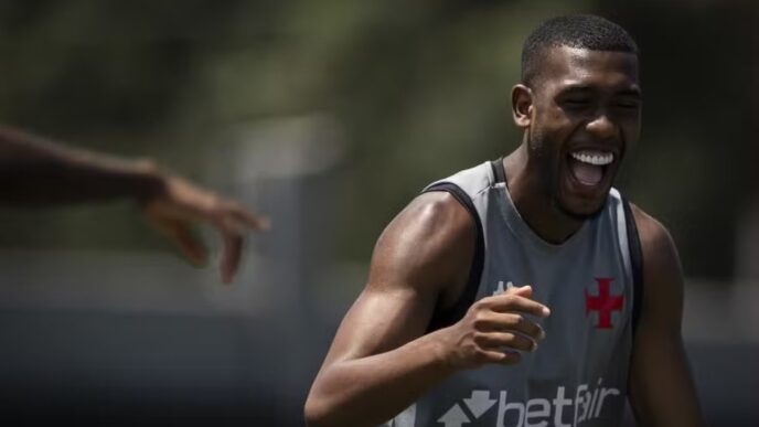 Rayan volta e deve ser titular no Vasco, veja provável escalação