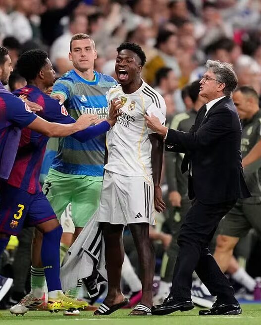 Vini Jr explica discussões no clássico entre Real x Barcelona