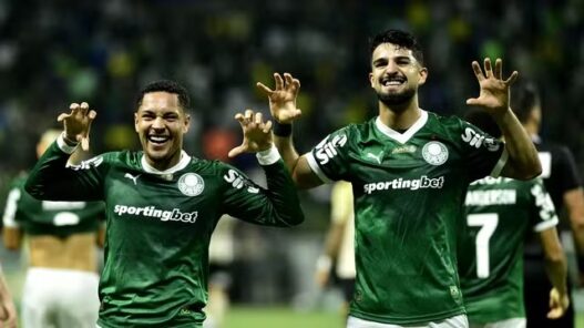 Flaco e Vitor Roque brilham e Palmeiras bate o Vasco no Allianz