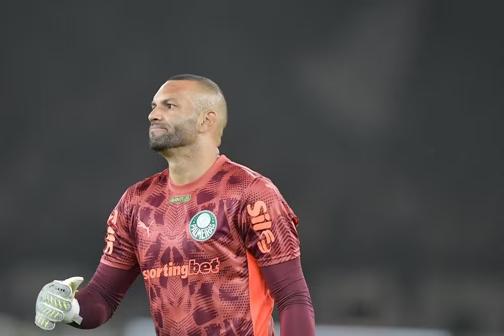 Fora da final? Weverton deve desfalcar Palmeiras contra o Flamengo
