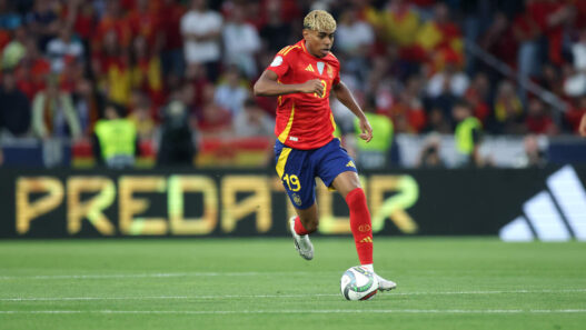 Deco revela detalhes da lesão de Yamal