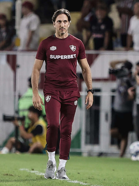 Zubeldia reconhece má atuação do Fluminense, mas enaltece empenho por vitória