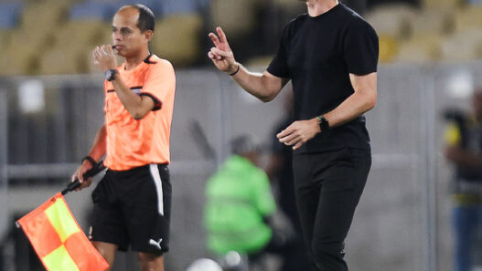 Filipe Luís minimiza vantagem do Flamengo e lembra quartas de final