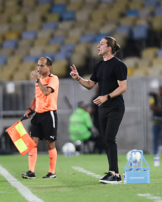 Filipe Luís minimiza vantagem do Flamengo e lembra quartas de final