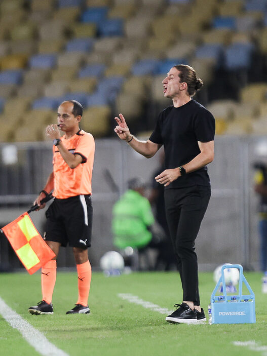 Filipe Luís minimiza vantagem do Flamengo e lembra quartas de final