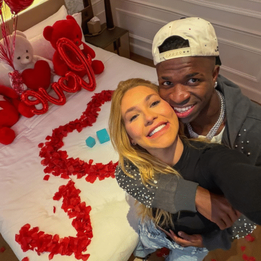 Vinicius Jr. assume namoro com Virginia nas redes sociais