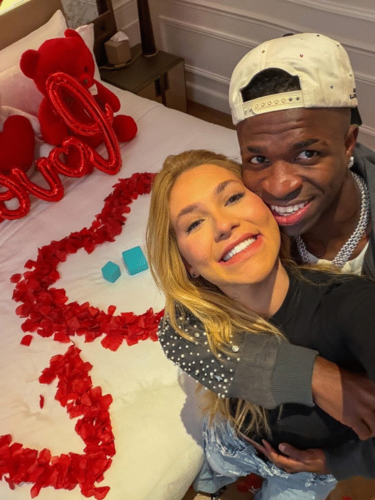 Vinicius Jr. assume namoro com Virginia nas redes sociais