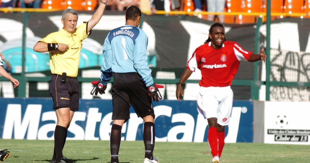 Inter reúne provas para pleitear reconhecimento como campeão brasileiro de 2005