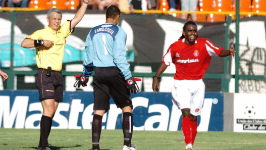 Inter reúne provas para pleitear reconhecimento como campeão brasileiro de 2005