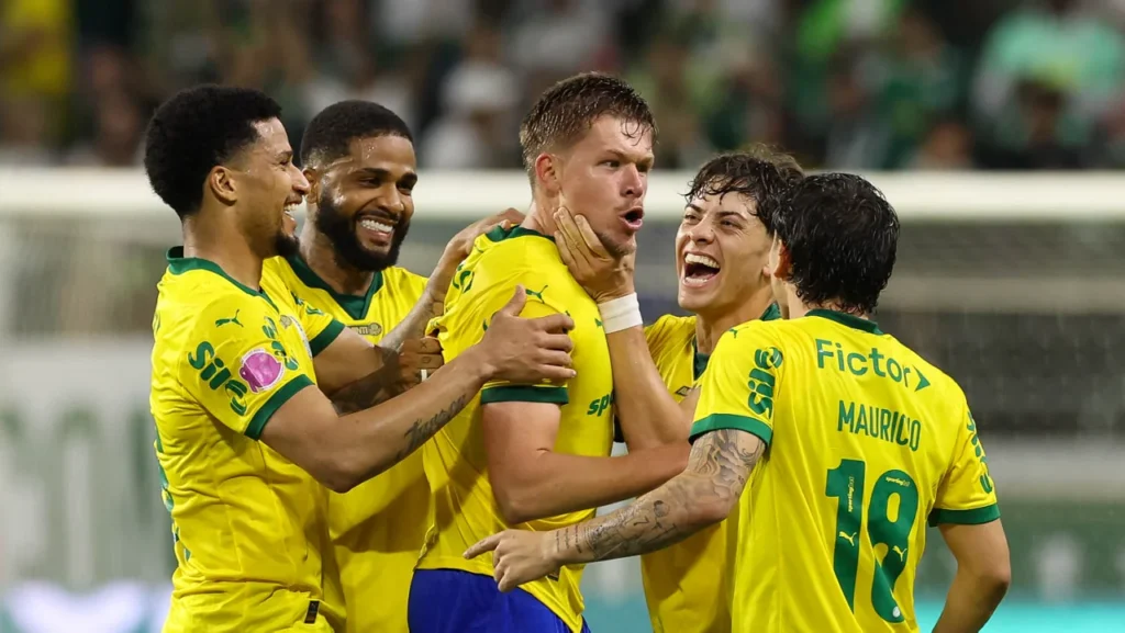 Palmeiras vence de virada por 5 a 1 no Allianz Parque e mantém vantagem na ponta do Brasileirão