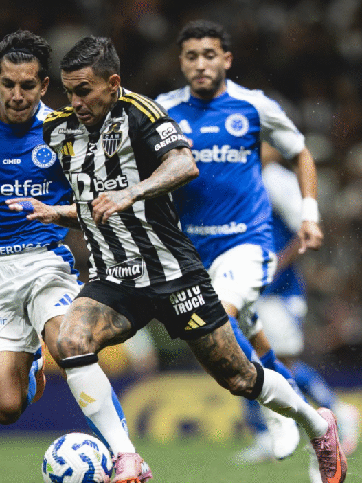 Cruzeiro e Atlético empatam em clássico quente no Brasileirão