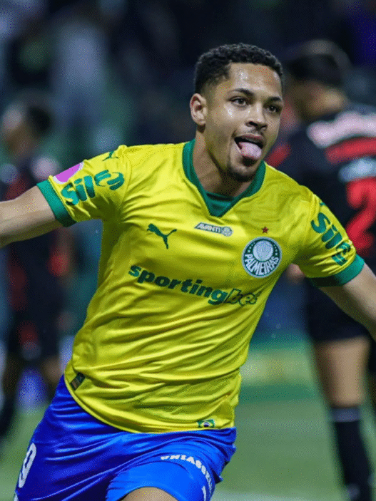Vitor Roque brilha, marca dois e vira destaque na mídia Internacional após goleada do Palmeiras