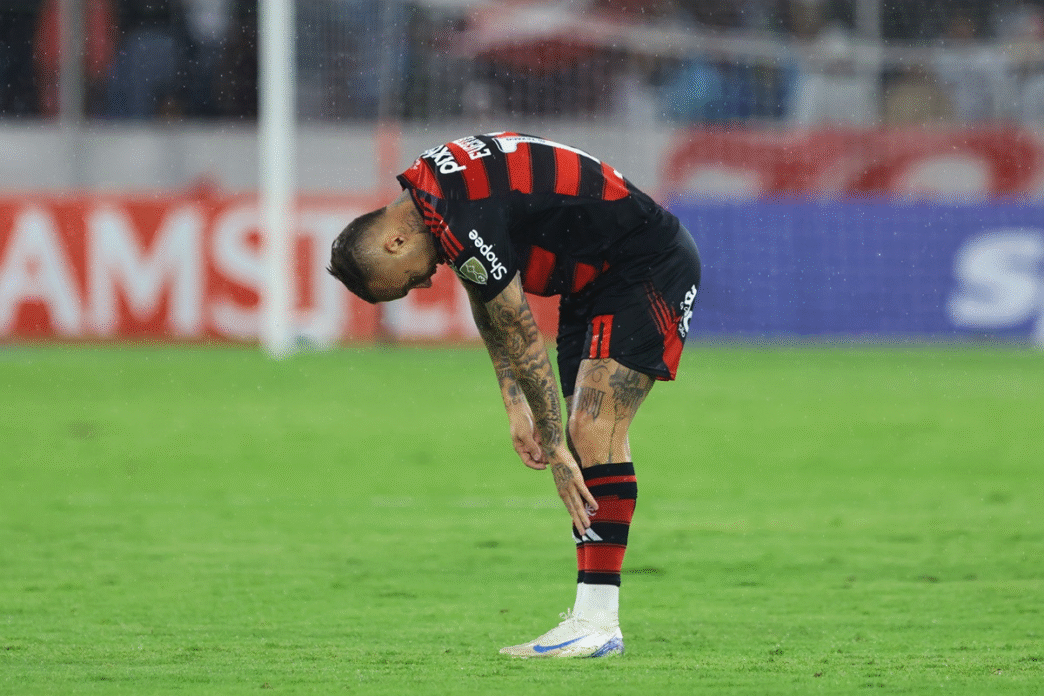 Everton Cebolinha desfalcará o Flamengo por lesão no quadril
