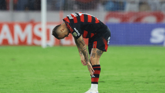 Everton Cebolinha desfalcará o Flamengo por lesão no quadril
