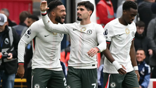 Chelsea vence o Nottingham Forest e entra no G4 da Premier League