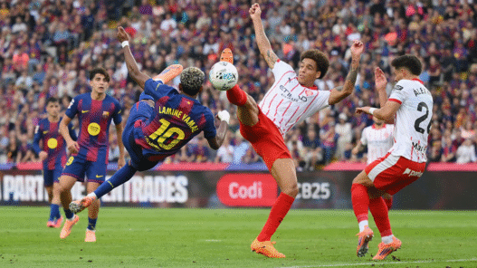 Barcelona vence o Girona com gol heroico nos acréscimos e assume liderança provisória de LaLiga