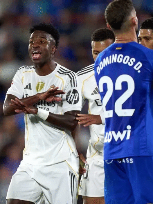 Vini Jr. discute com zagueiro do Getafe durante vitória do Real Madrid