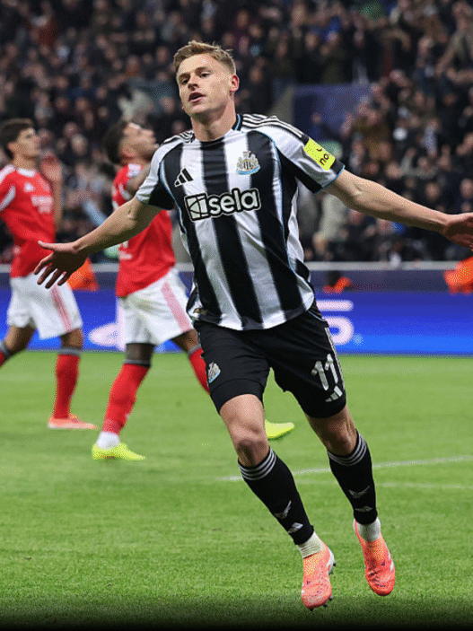 Newcastle domina e goleia o Benfica na Champions