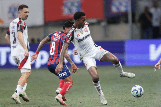 Zagueiro assina pré-contrato com o Wolfsburg e deixará o Flamengo ao fim da temporada